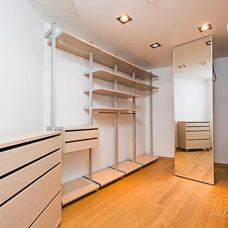 Apartment Spacious Penthouse *