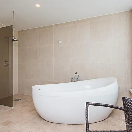 Apartment Spacious Penthouse *