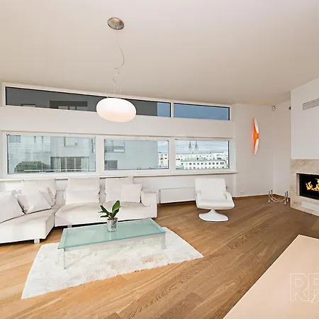 Spacious Penthouse *